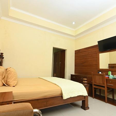 Mcm Hotel Wisata Bojonegoro Exteriör bild