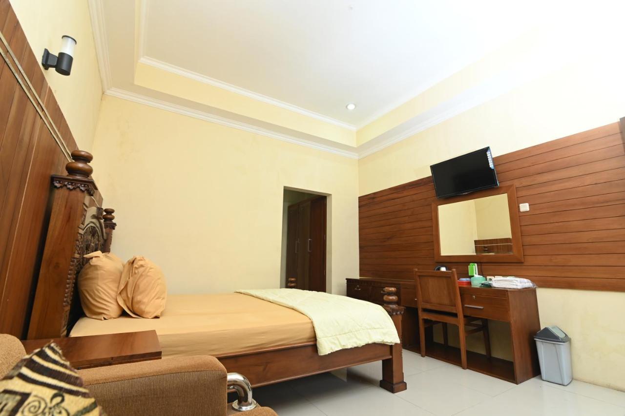 Mcm Hotel Wisata Bojonegoro Exteriör bild