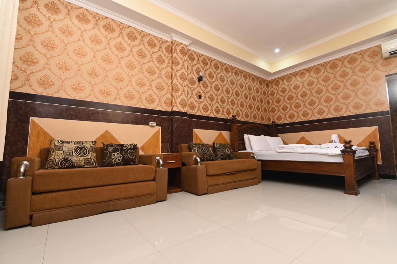 Mcm Hotel Wisata Bojonegoro Exteriör bild